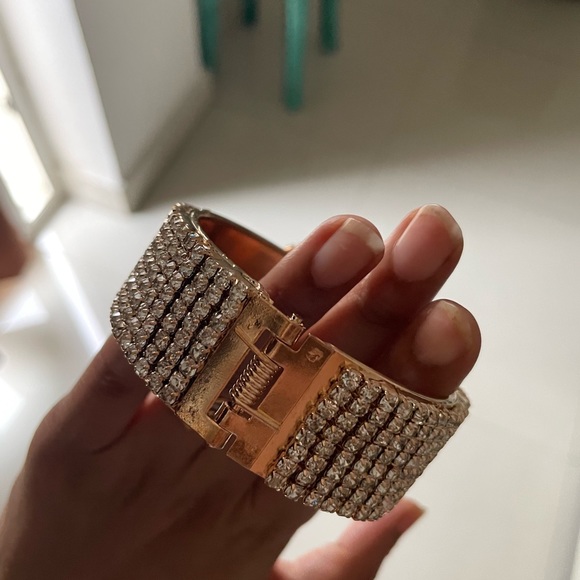 Free size adjustable bracelet with silver gold tone artificial diamond look - Picture 2 of 3